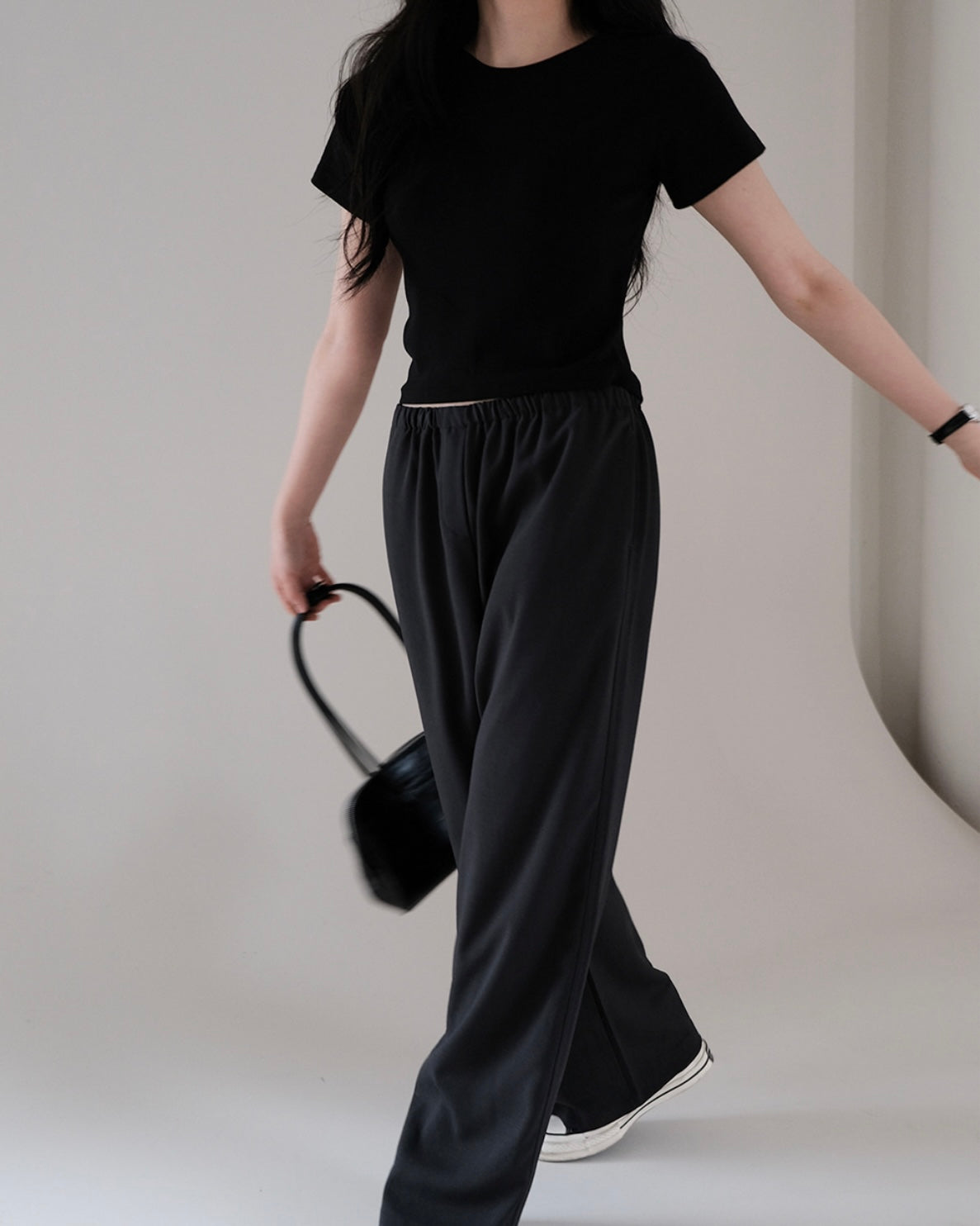 韓國丨SEMI-CROP TEE